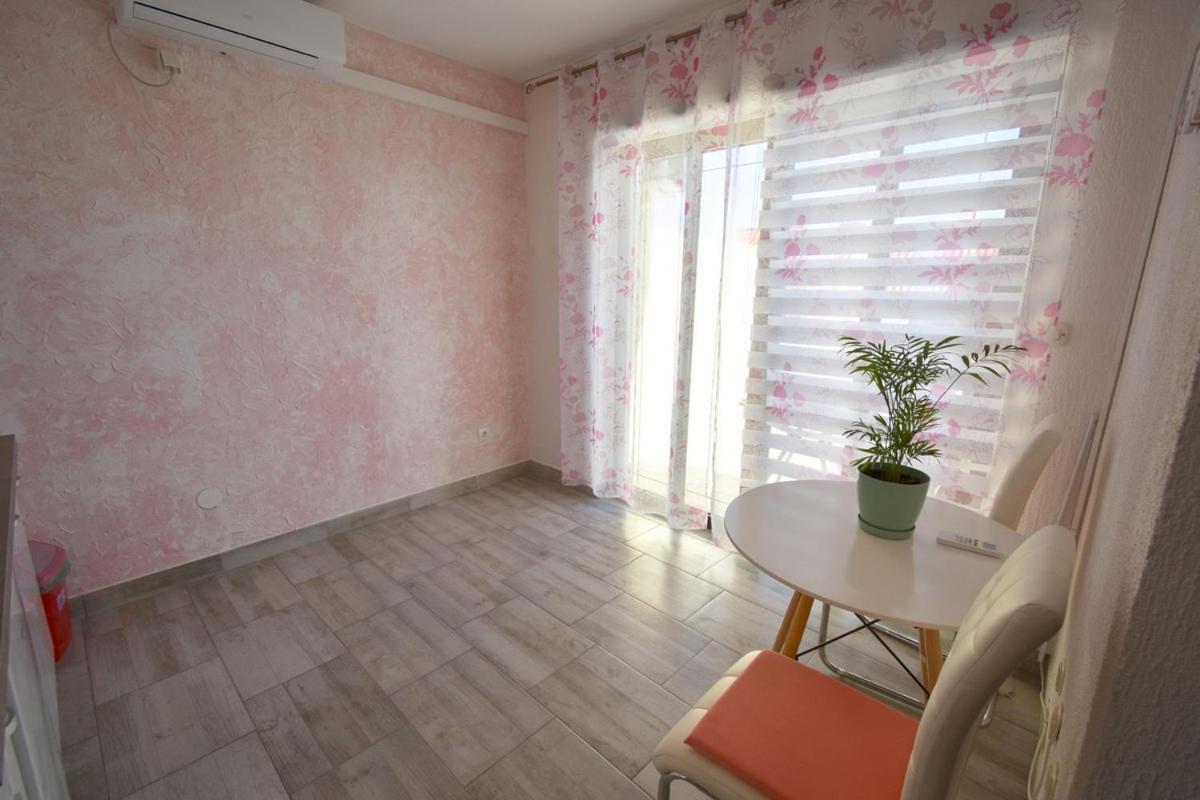 Denjak Apartments Kornić Eksteriør billede